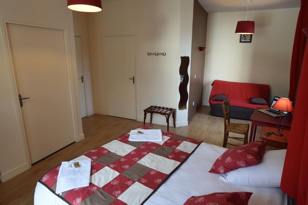 Le Geneve Hotell La Bourboule Exteriör bild